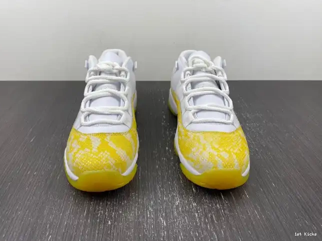 1st Kicks Shoes Snakeskin Air Jordan Low Yellow WMNS AH7860-107 11 0518